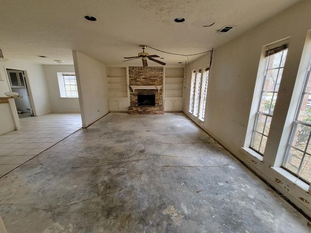 449 Stephen F Austin Drive, Conroe, TX 77302