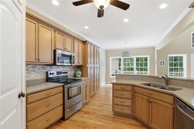 6 Westwind Court, Salem, SC 29676