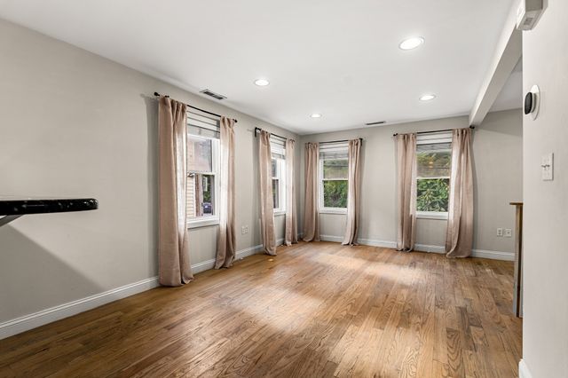75 Mason St 2, Salem, MA 01970