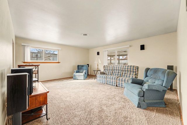 736 N Glenwood Avenue, Griffith, IN 46319