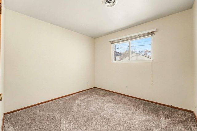 736 N Glenwood Avenue, Griffith, IN 46319