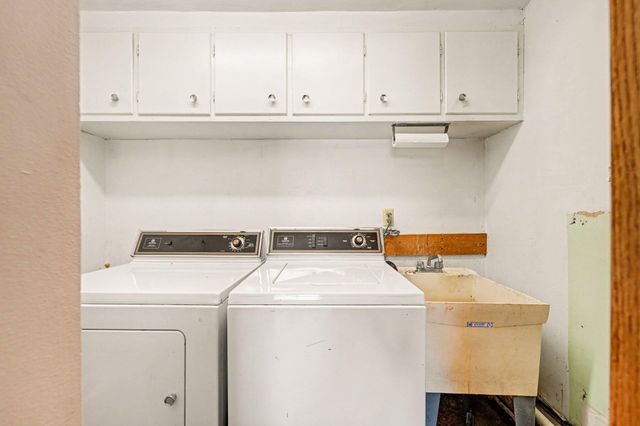 736 N Glenwood Avenue, Griffith, IN 46319