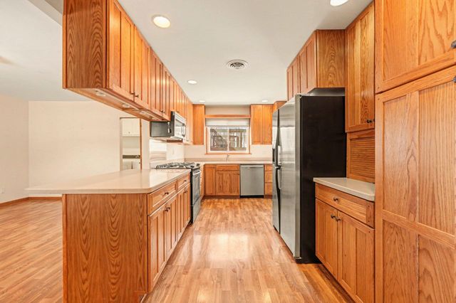 736 N Glenwood Avenue, Griffith, IN 46319