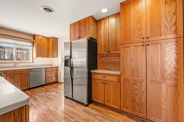 736 N Glenwood Avenue, Griffith, IN 46319