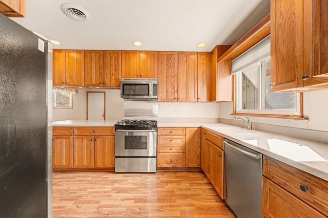 736 N Glenwood Avenue, Griffith, IN 46319