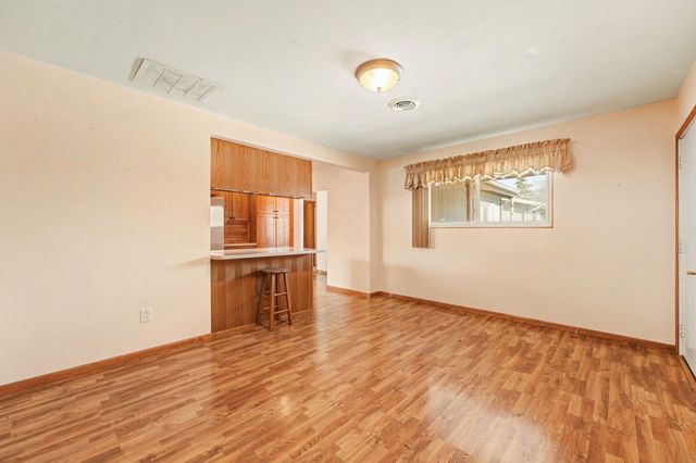 736 N Glenwood Avenue, Griffith, IN 46319