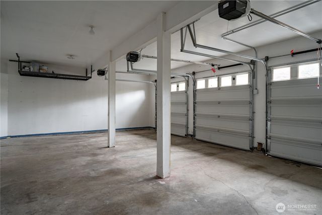 9702 S 230th Place, Kent, WA 98031