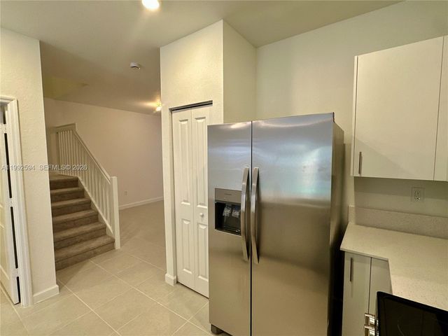 2867 SE 25th TER ., Homestead, FL 33035