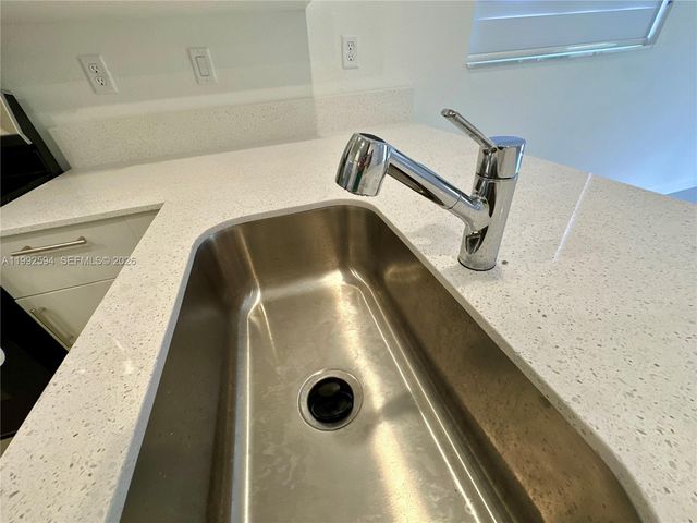 2867 SE 25th TER ., Homestead, FL 33035