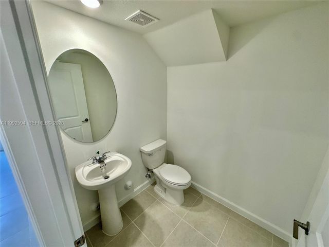 2867 SE 25th TER ., Homestead, FL 33035