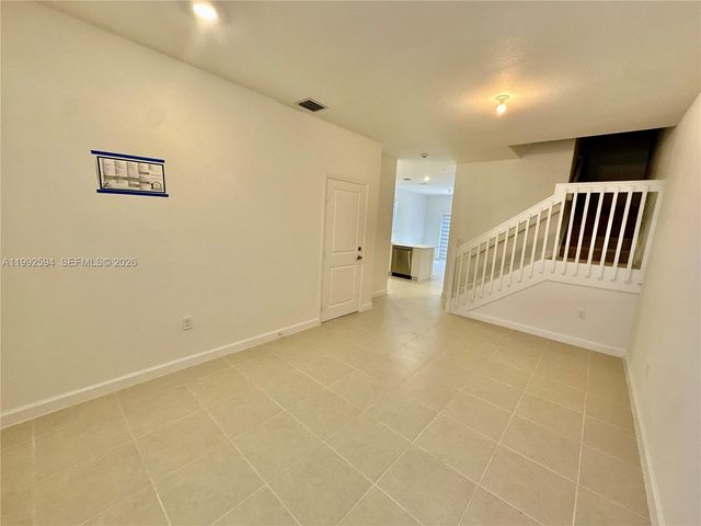 2867 SE 25th TER ., Homestead, FL 33035
