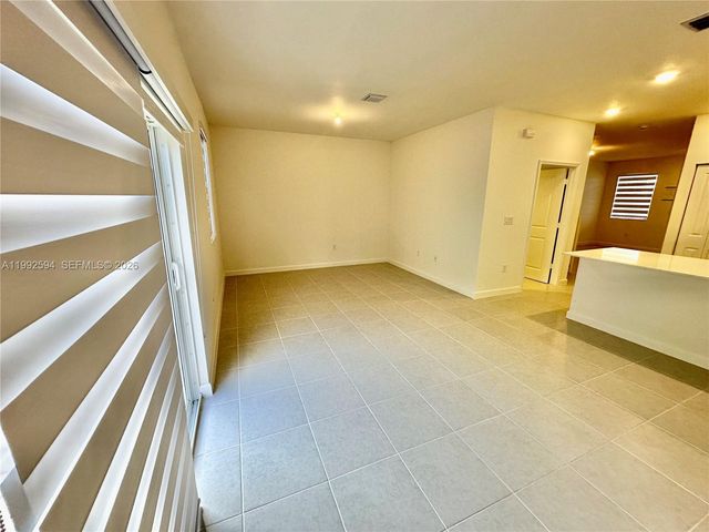 2867 SE 25th TER ., Homestead, FL 33035