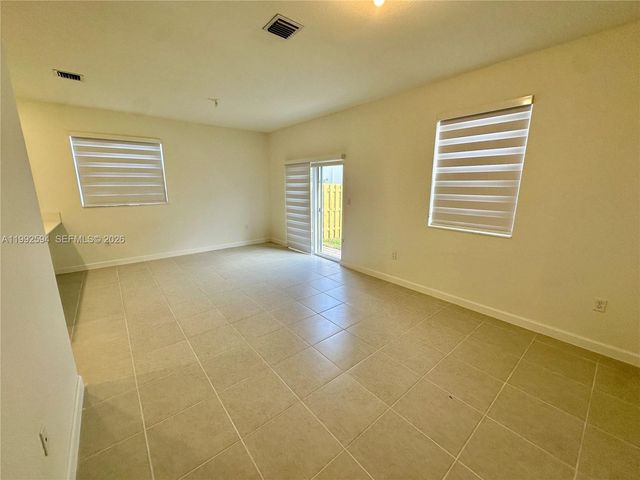 2867 SE 25th TER ., Homestead, FL 33035