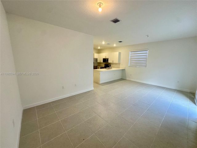 2867 SE 25th TER ., Homestead, FL 33035