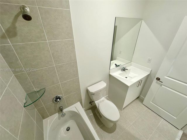 2867 SE 25th TER ., Homestead, FL 33035