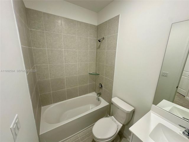 2867 SE 25th TER ., Homestead, FL 33035