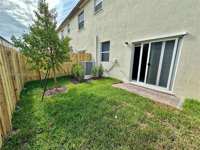 2867 SE 25th TER ., Homestead, FL 33035