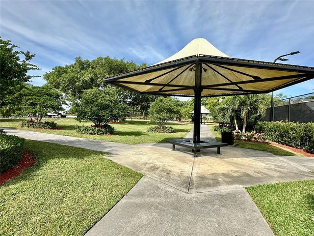 2867 SE 25th TER ., Homestead, FL 33035