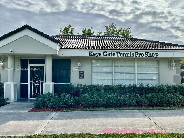 2867 SE 25th TER ., Homestead, FL 33035