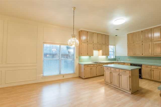 2411 Cross Timbers Trail, Arlington, TX 76006