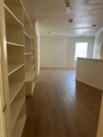 2411 Cross Timbers Trail, Arlington, TX 76006