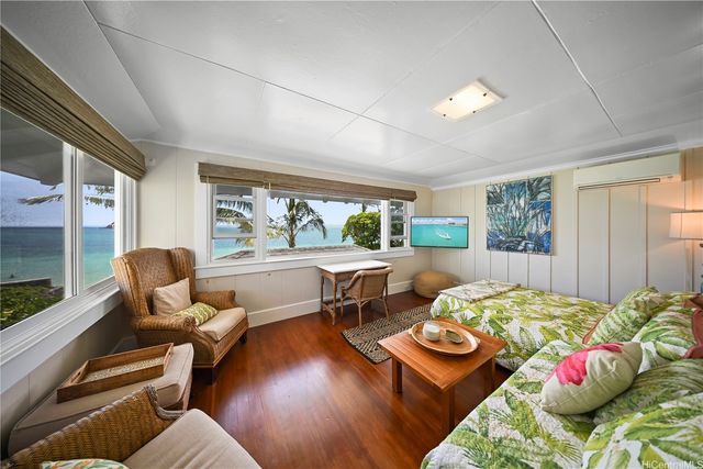 1414 Mokulua Drive, Kailua, HI 96734