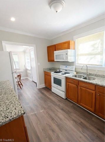 15 College Street, Thomasville, NC 27360