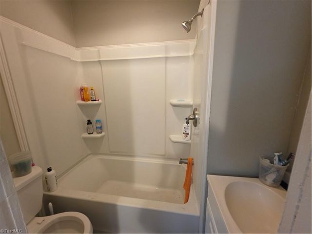 15 College Street, Thomasville, NC 27360