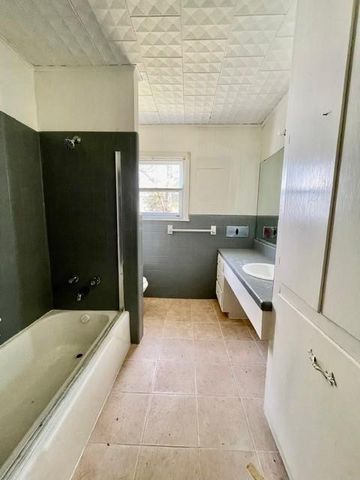 3190 Willowood Drive, Beaumont, TX 77703