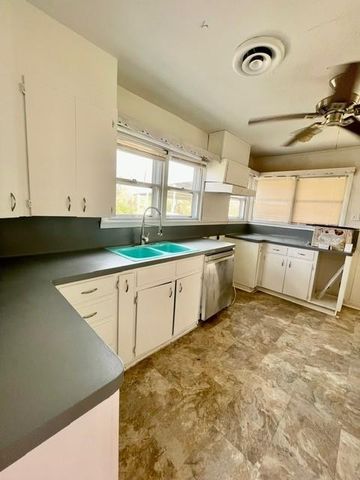 3190 Willowood Drive, Beaumont, TX 77703