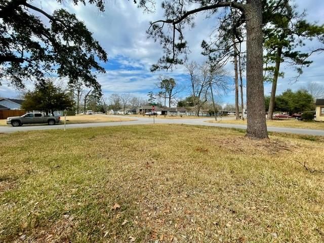 3190 Willowood Drive, Beaumont, TX 77703