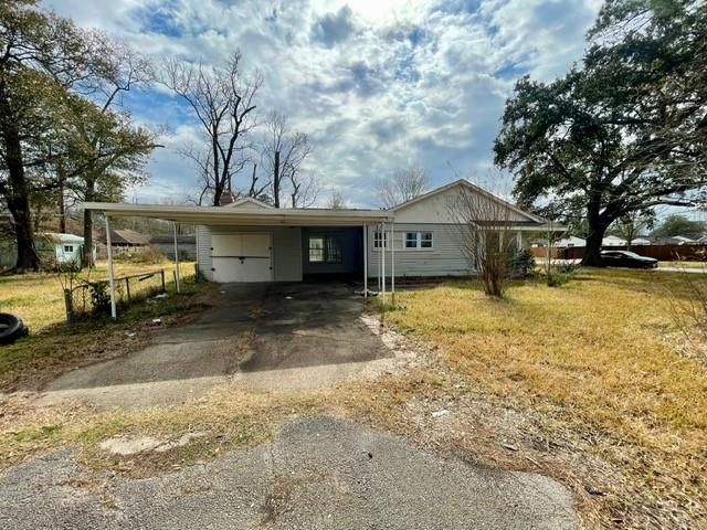 3190 Willowood Drive, Beaumont, TX 77703