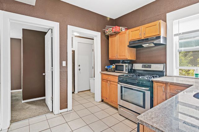 96 Winifred Street W, Saint Paul, MN 55107