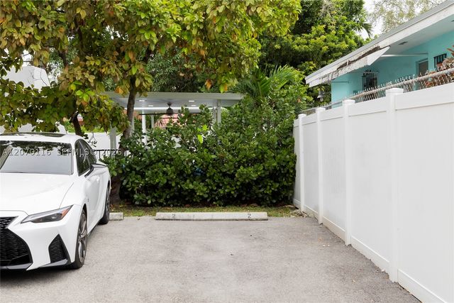 1091 SW 4th St 2, Miami, FL 33130