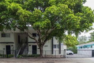 1091 SW 4th St 2, Miami, FL 33130