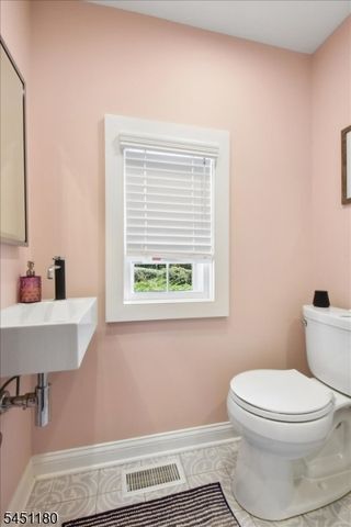 347 Drakestown Rd, Washington Twp., NJ 07853