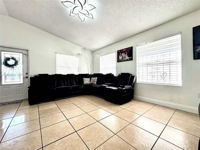 22736 SW 114th Pl, Miami, FL 33170