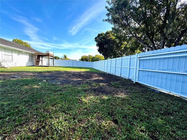 22736 SW 114th Pl, Miami, FL 33170