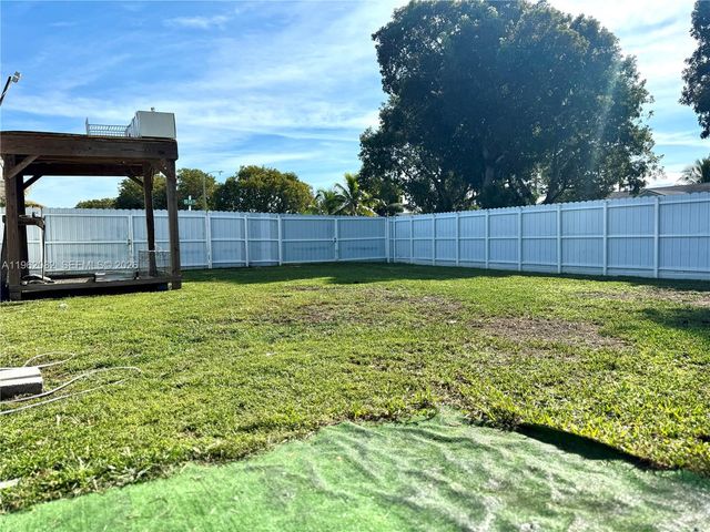 22736 SW 114th Pl, Miami, FL 33170