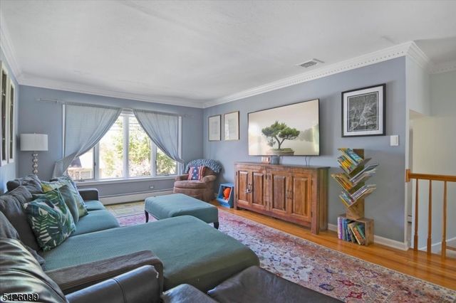 52 Molinari Dr, Wanaque Boro, NJ 07465