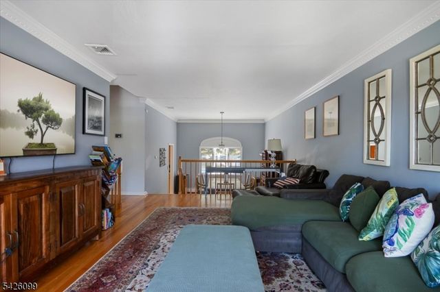 52 Molinari Dr, Wanaque Boro, NJ 07465