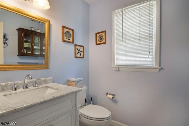 52 Molinari Dr, Wanaque Boro, NJ 07465