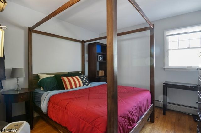 52 Molinari Dr, Wanaque Boro, NJ 07465