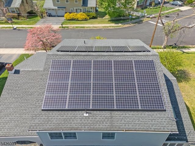 52 Molinari Dr, Wanaque Boro, NJ 07465