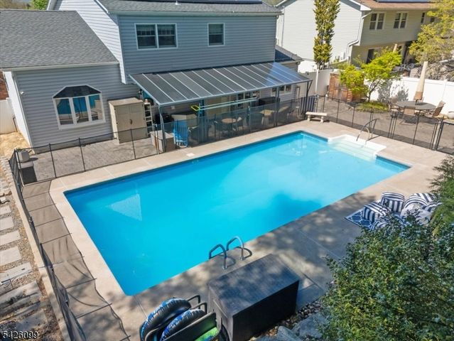 52 Molinari Dr, Wanaque Boro, NJ 07465