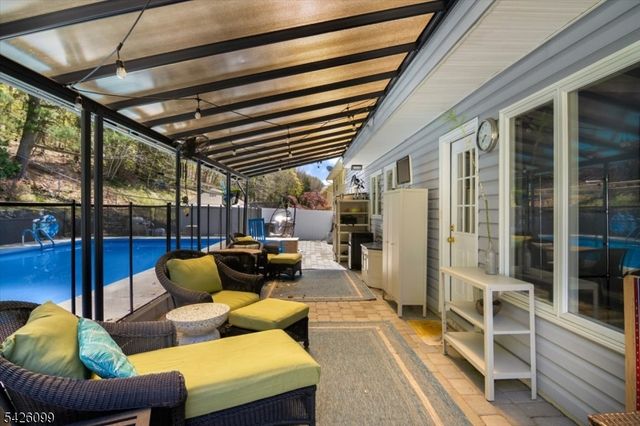 52 Molinari Dr, Wanaque Boro, NJ 07465