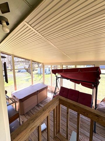 16 Town Rd, Fayetteville, TN 37334