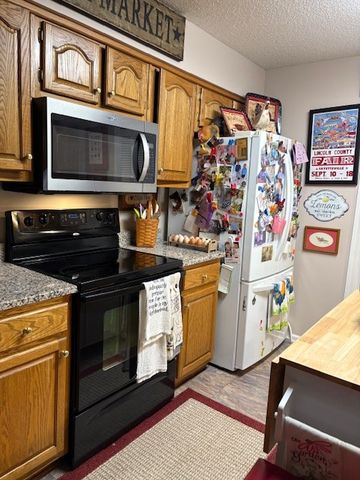 16 Town Rd, Fayetteville, TN 37334