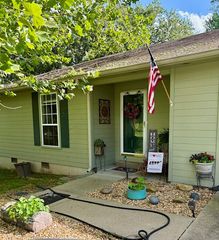 16 Town Rd, Fayetteville, TN 37334