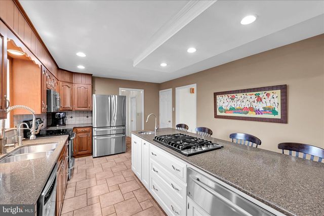 222 AUDREY DR, Lititz, PA 17543